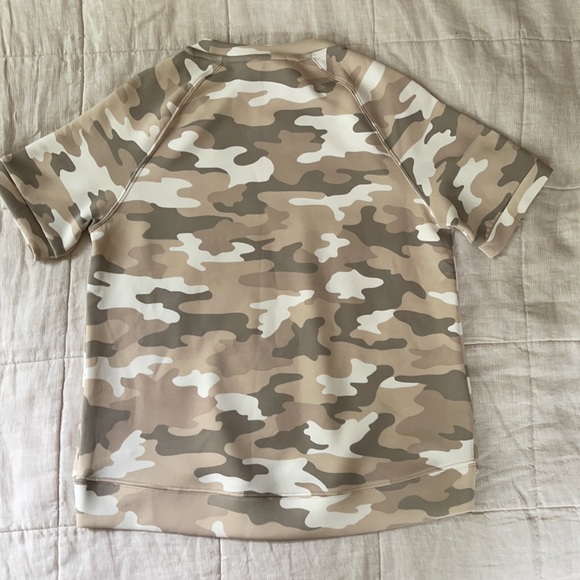 Camo Sweatshirt Short Sleeve XS NWT Sand Gray White - Picture 2 of 9